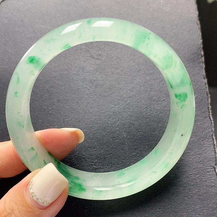 青***店石英质玉未镶嵌手镯