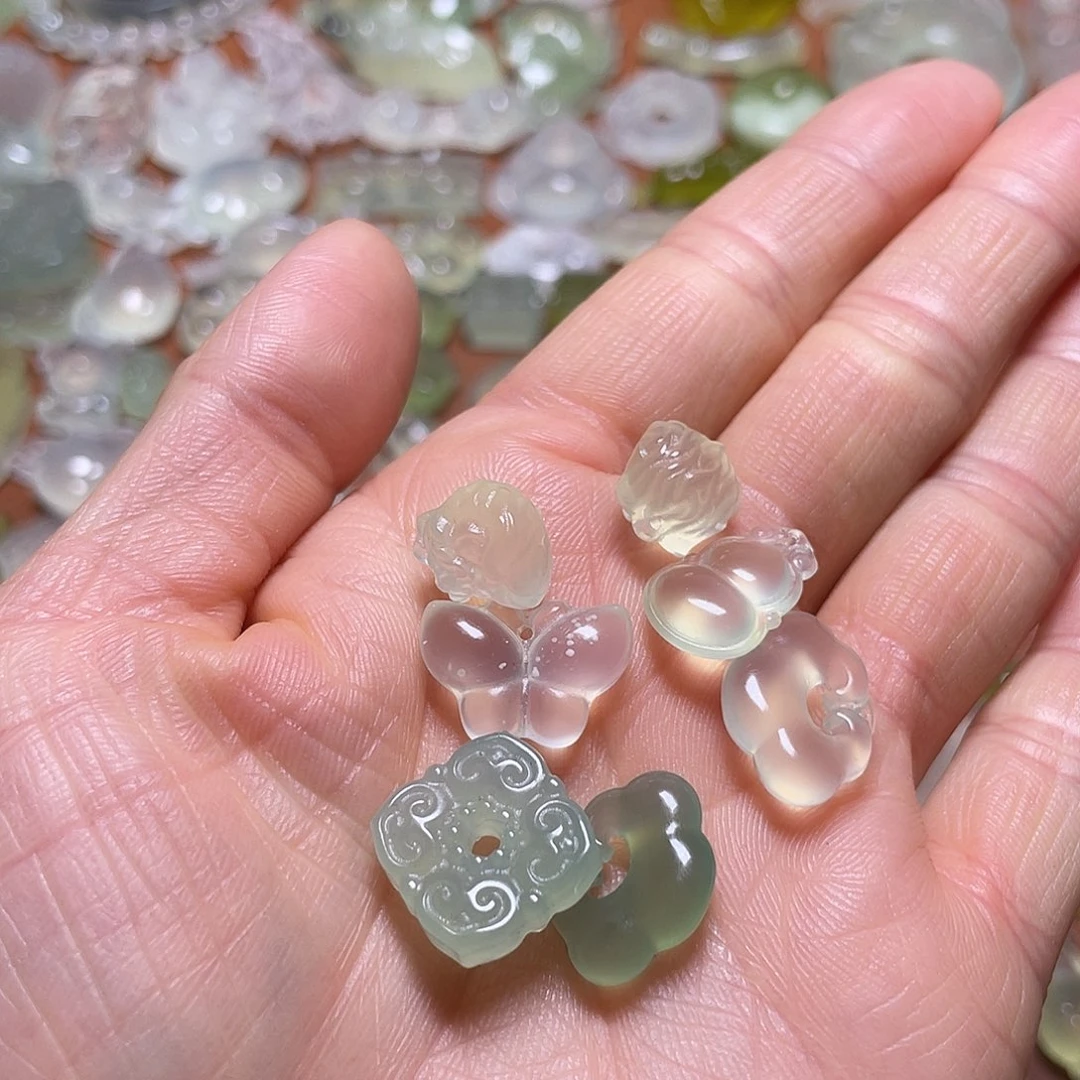 没***隅蛇纹石玉未镶嵌吊坠