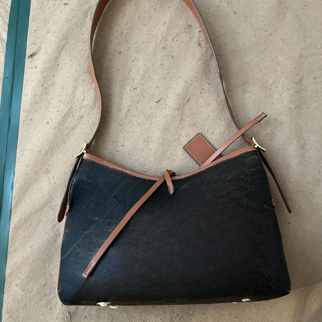 TOLEX2025新款休闲时尚百搭花武士女包棕色