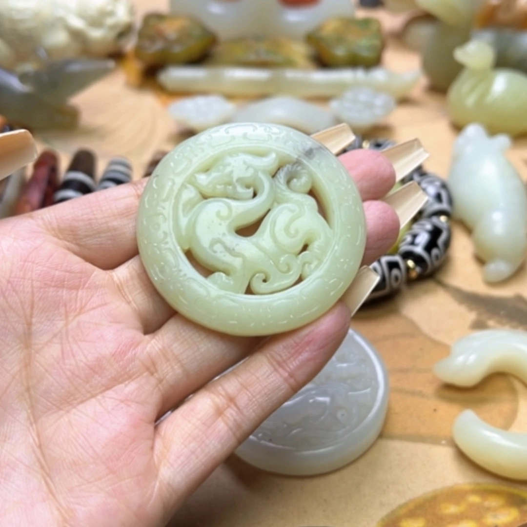 【闪购商品】蛇纹石玉颈饰未镶嵌