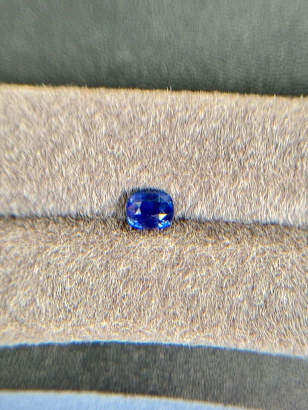 斯里兰卡皇家蓝蓝宝石1.15克拉5mm✖️6mm
