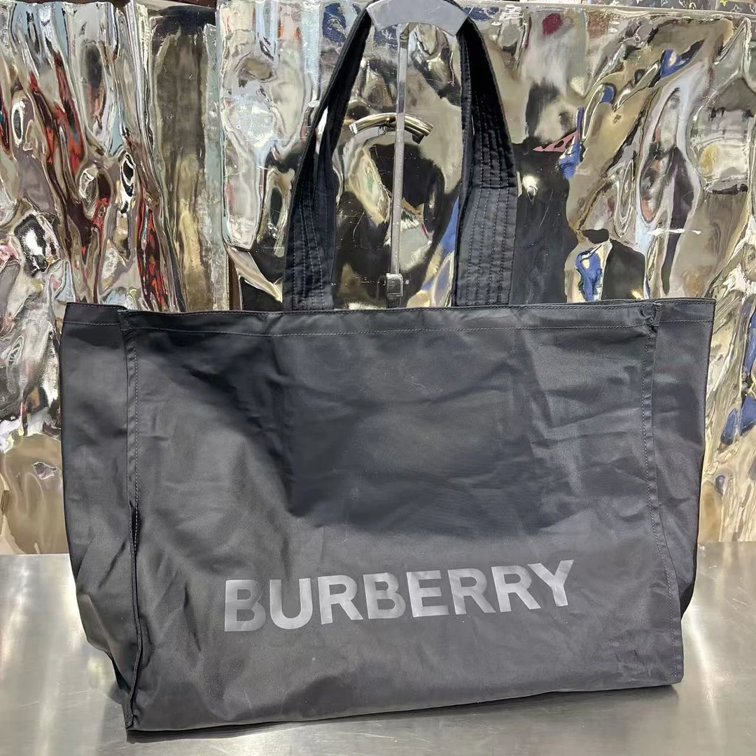 95新 BURBERRY/博柏利 黑色 字母 logo 托特 单肩包