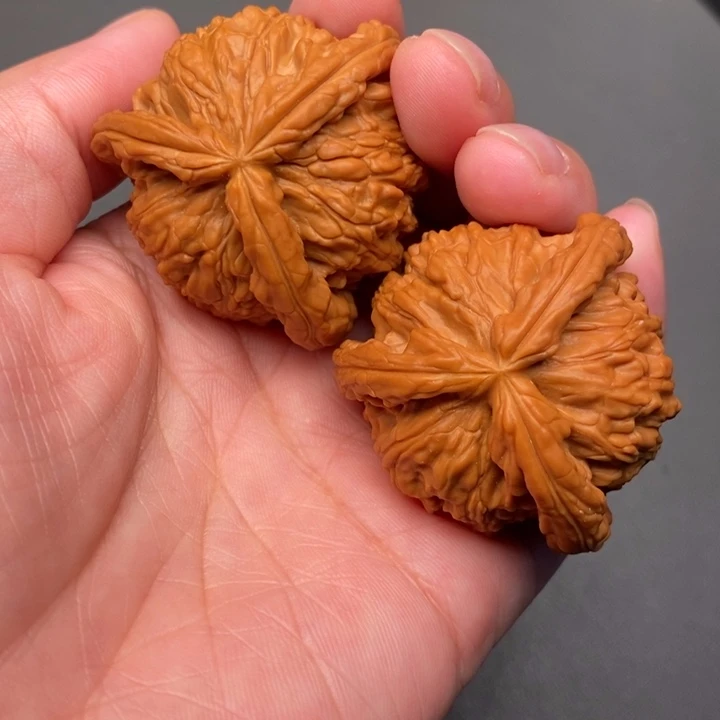 文玩核桃吊坠一**恒