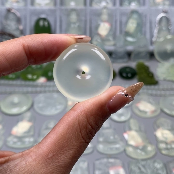 蛇纹石玉颈饰未镶嵌友*