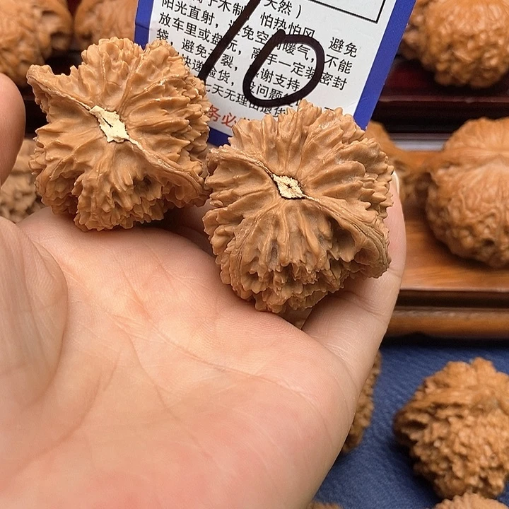 桃核吊坠满天星狮子头42