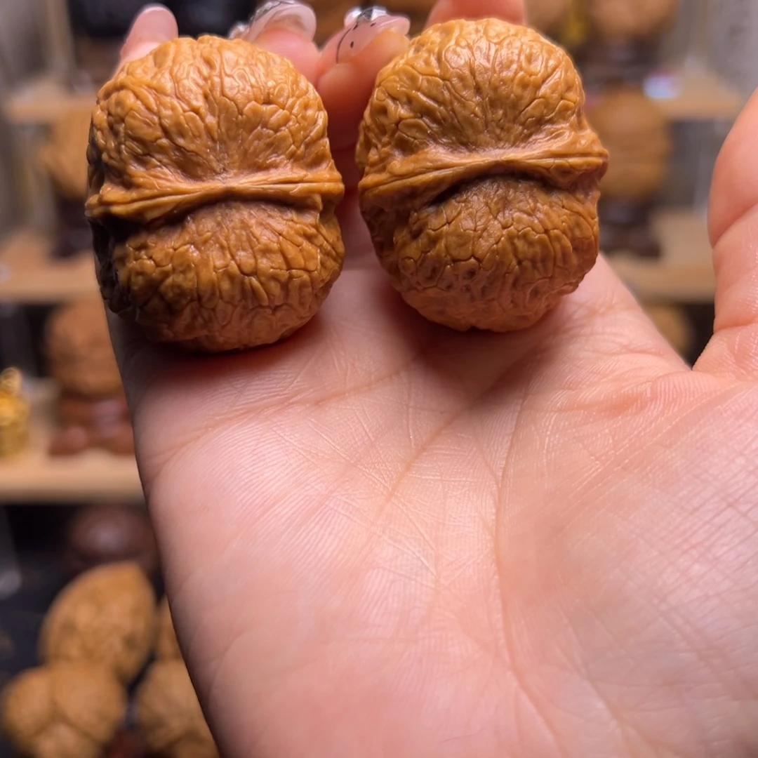 桃核把件贵妃榻H45、40……