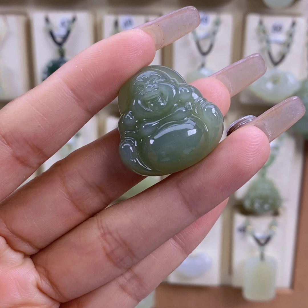 锐***锐和田玉未镶嵌颈饰