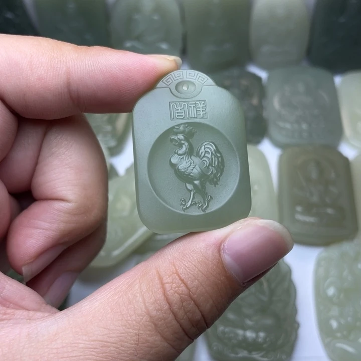 优***人和田玉未镶嵌颈饰