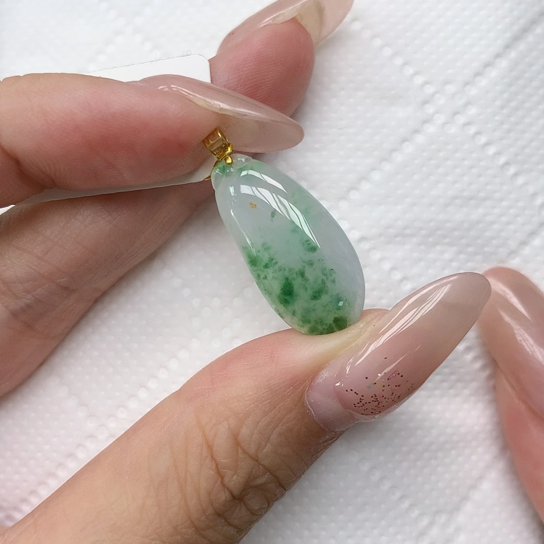 颈饰18K金镶嵌翡翠