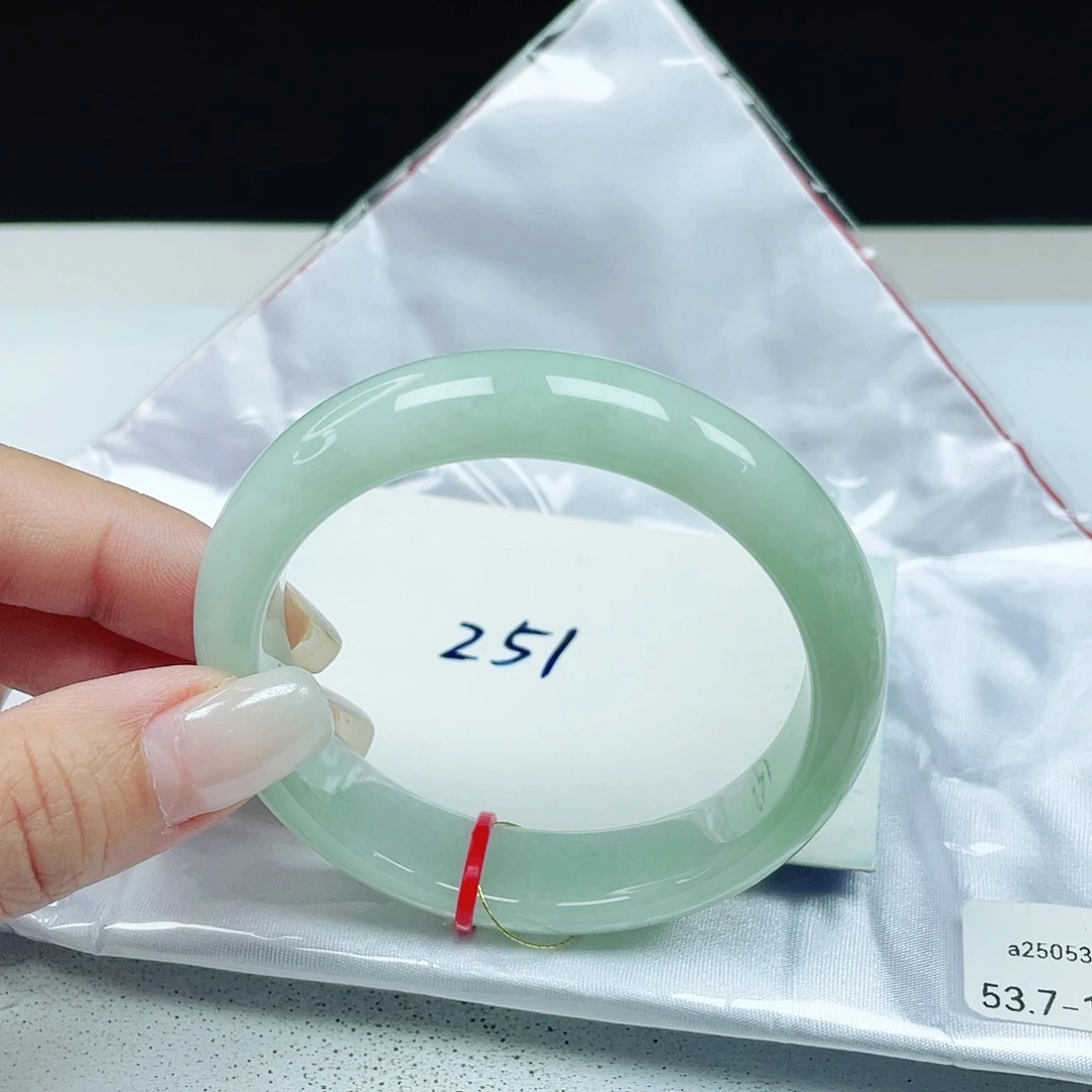 翡翠未镶嵌手镯 正圈53+