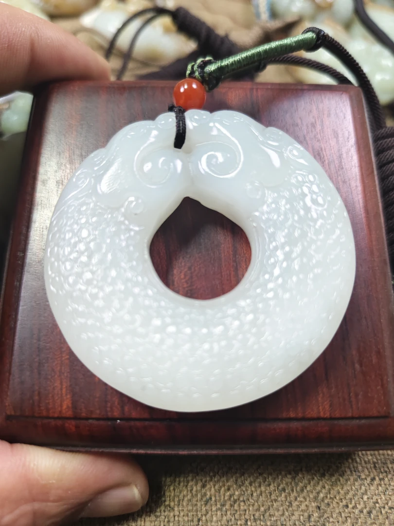 天然和田玉羊脂白玉双龙护主平安扣男女通用玉石时尚精美仿古