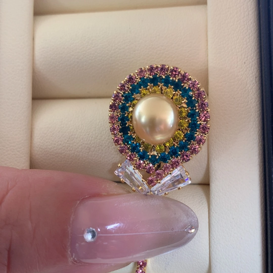 未镶嵌胸饰海水珍珠