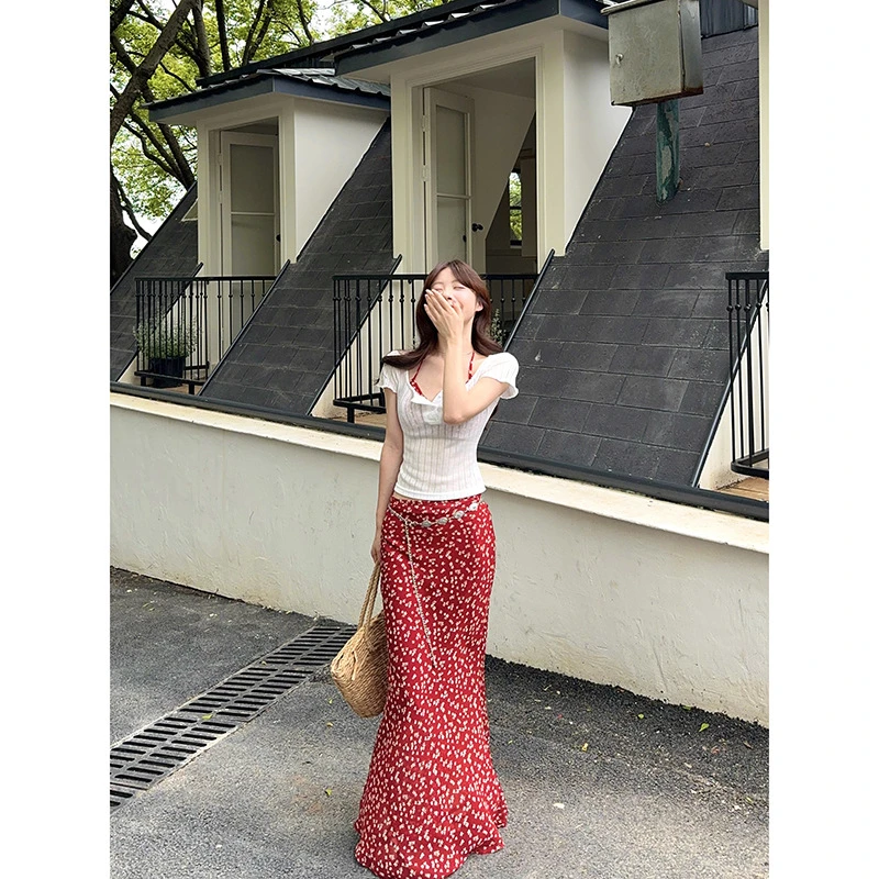 实拍纯欲辣妹U型领短袖T搭配内搭碎花背心+高腰鱼尾碎花裙女套装