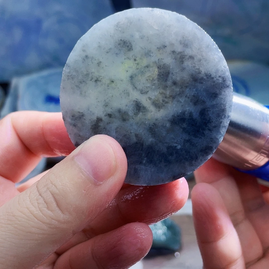 翡翠未镶嵌颈饰毛料23