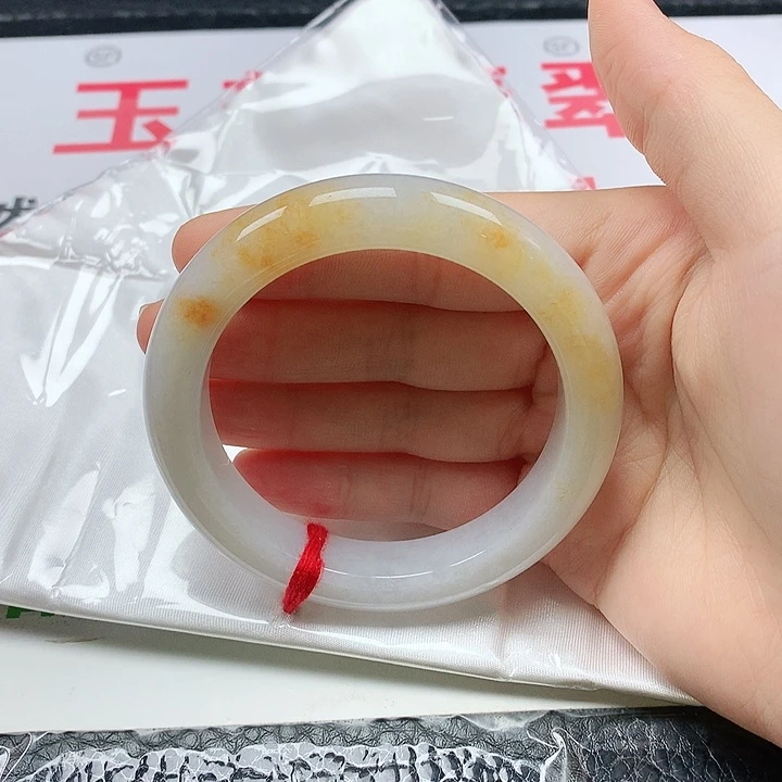 翡翠手镯未镶嵌5556圈