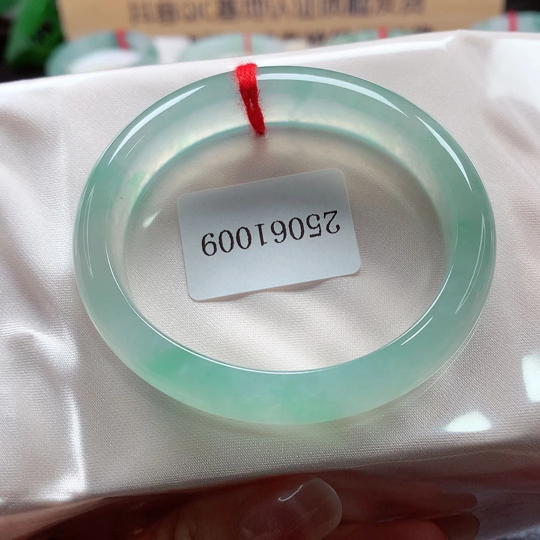未镶嵌手镯（贵妃镯）翡翠天然A货翡翠手镯，76号