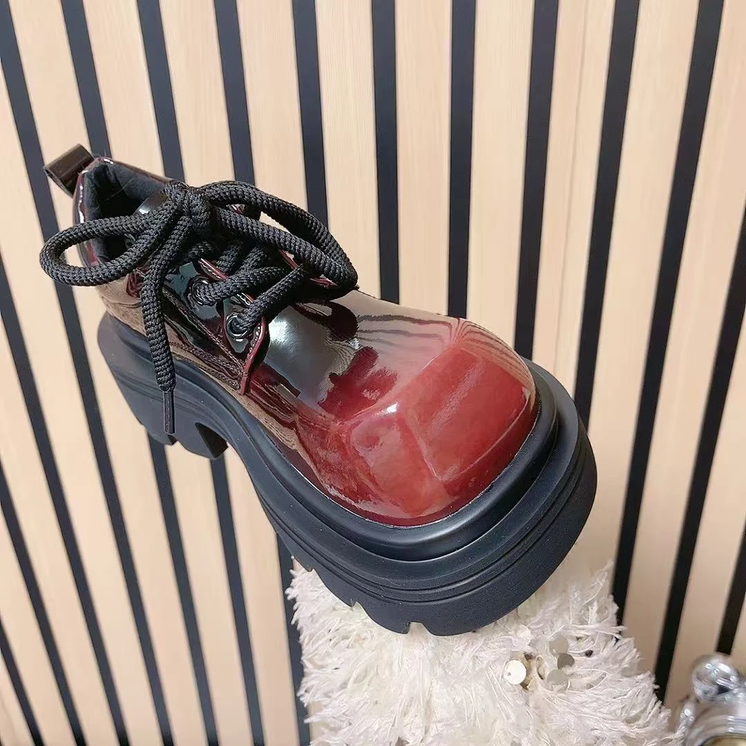 郭姐甄选2025春季新款渐变色方头系带亮面松糕厚底乐福鞋263-1吖