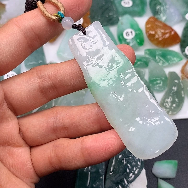 翡翠未镶嵌颈饰随型