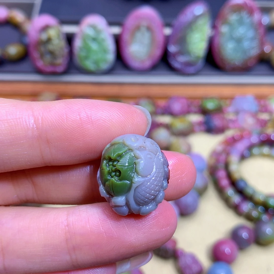 玛瑙未镶嵌挂件盐源