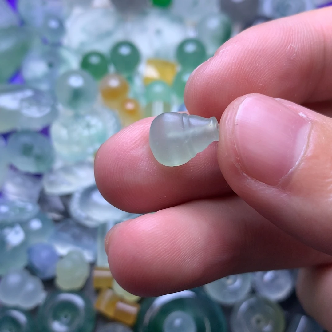 定制翡翠未镶嵌挂件