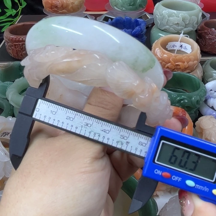 石英质玉手镯未镶嵌