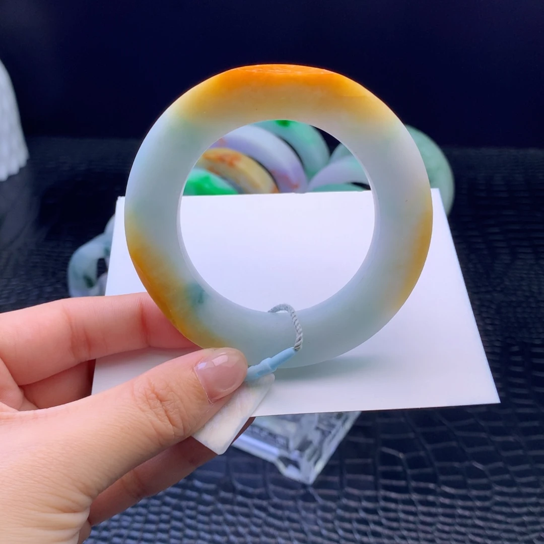 定制翡翠未镶嵌手镯
