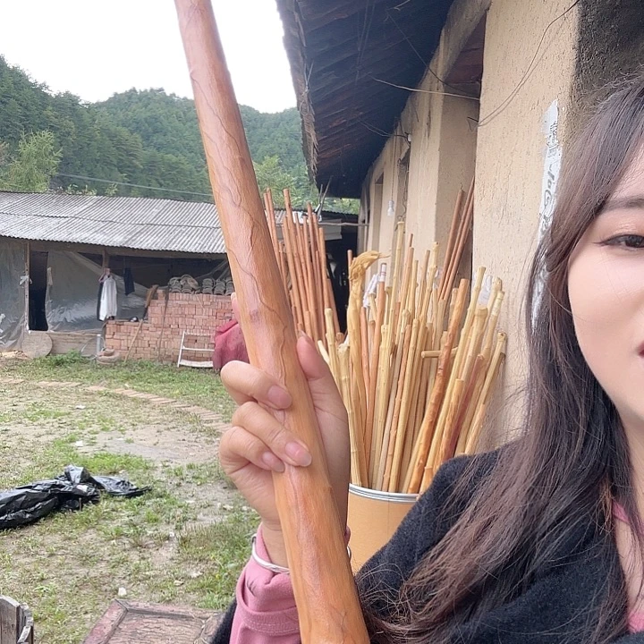 低***哥555555555555555555