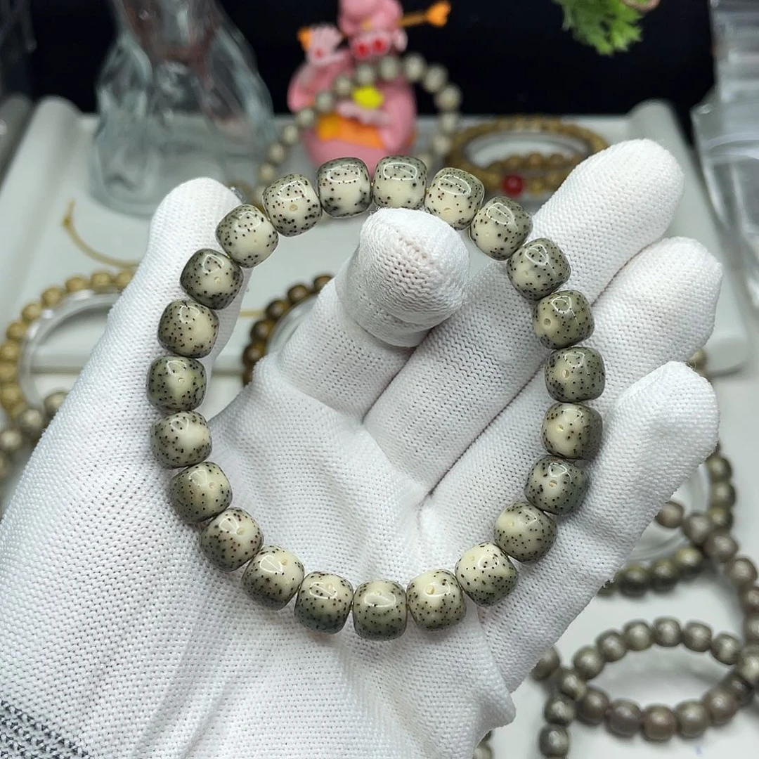 星月菩提手串10mm 绿包白