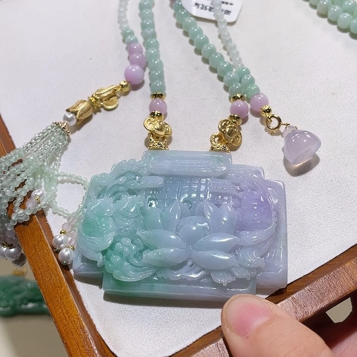 翡翠未镶嵌颈饰翡翠吊坠