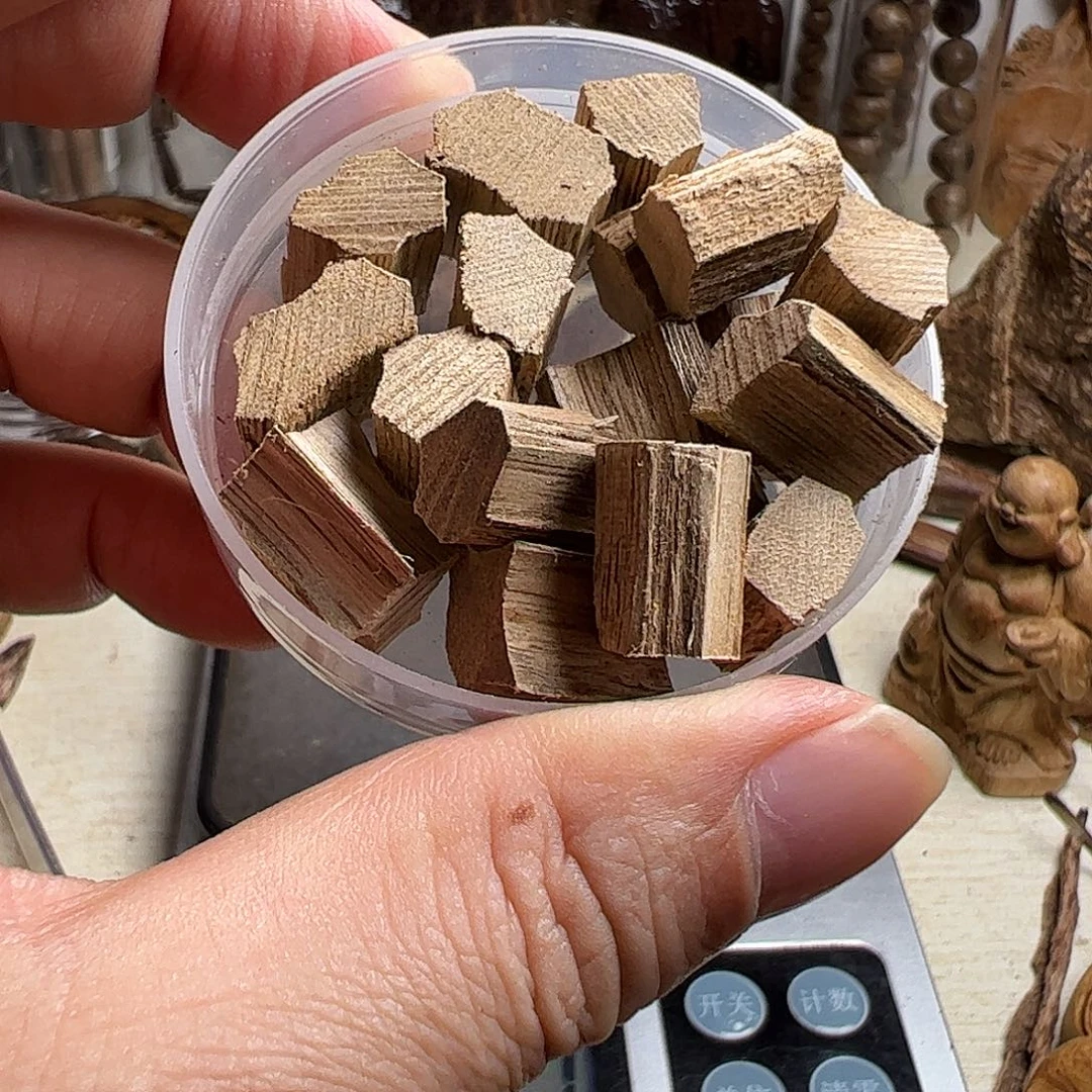 沉香碎屑沉香泰国沉香碎料9克