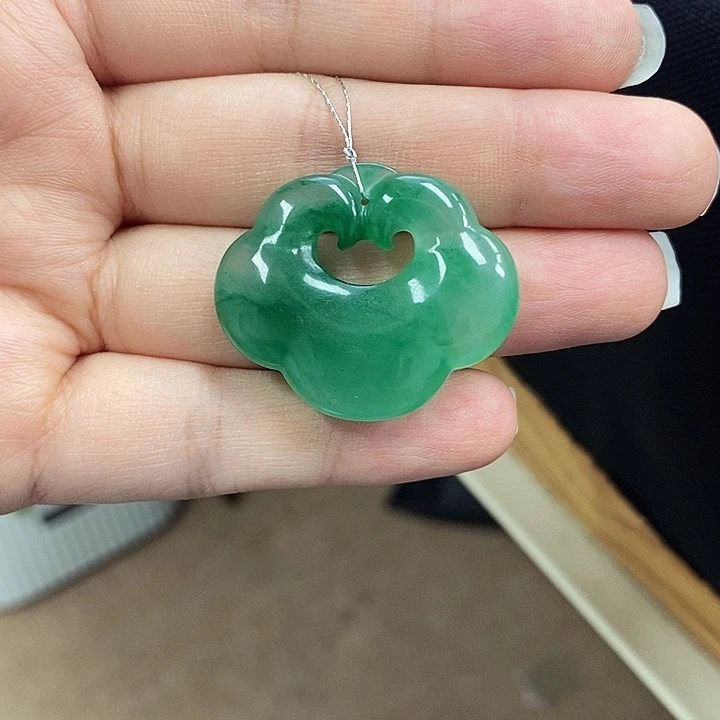 石英质玉未镶嵌颈饰
