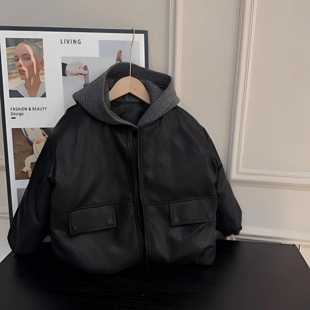 男童皮衣外套冬款加绒新款冬季保暖机车服外套潮秋冬连帽休闲洋气