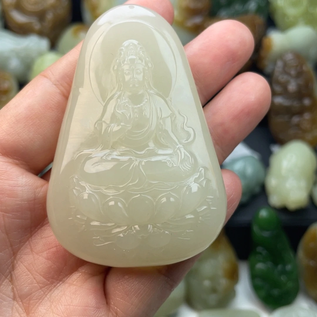 薄***秋和田玉未镶嵌颈饰