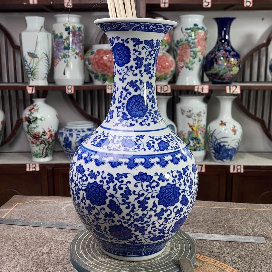 摆件陶景德镇陶瓷缠枝