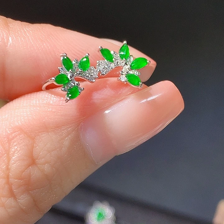 翡翠18K金镶嵌耳饰