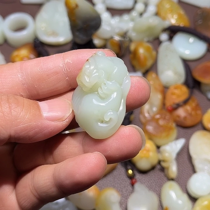 和田玉未镶嵌吊坠(不含链)