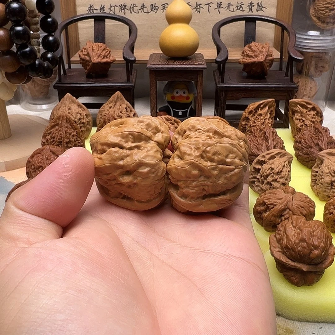 ****心文玩核桃40.5尺蛤蟆头身上有黄