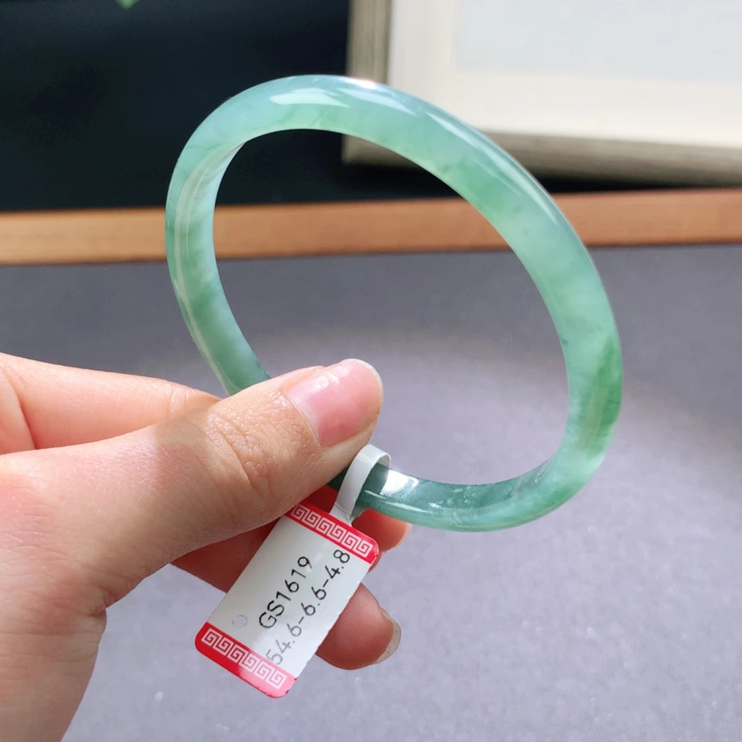 翡翠手镯未镶嵌天然翡翠手镯