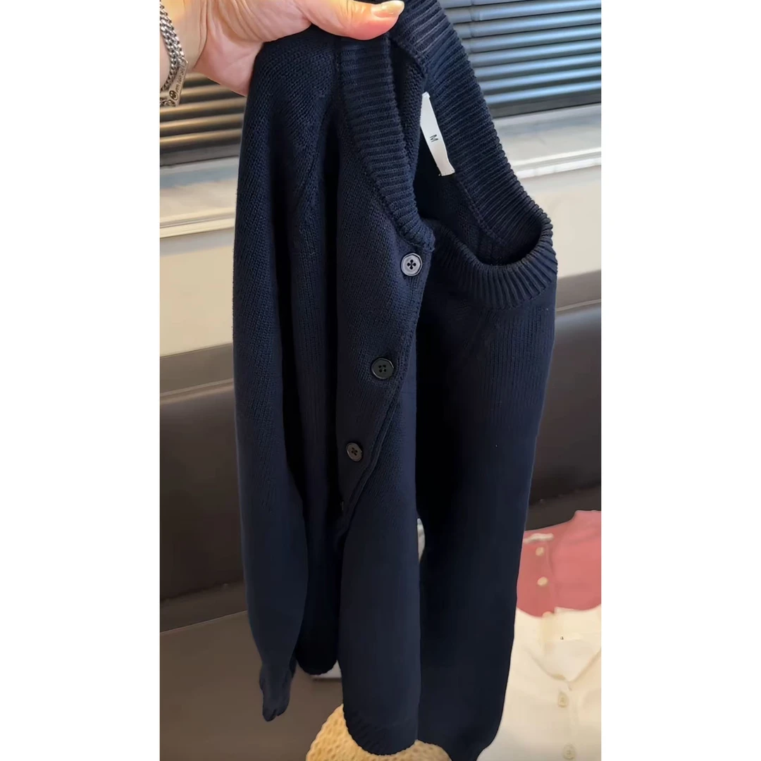 今年流行穿搭2025秋冬新款温柔风水洗毛衣开衫款舒适休闲长袖上衣