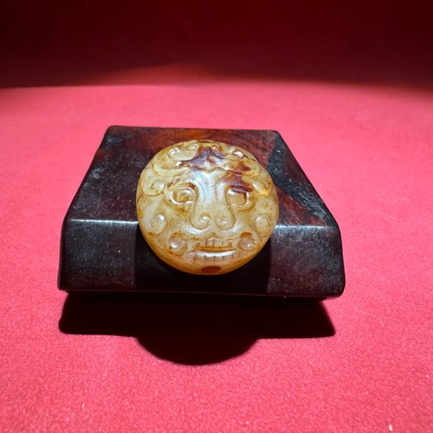 清中期红沁兽面佩饰—HBG128918(福利品)