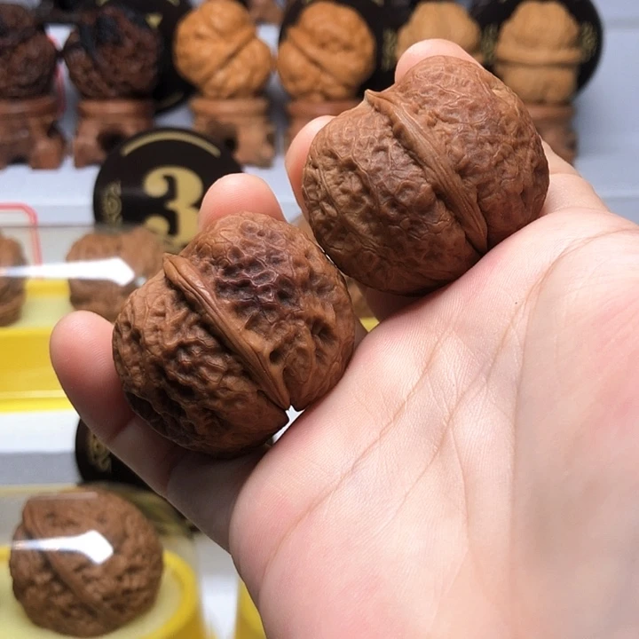 文玩核桃吊坠云南铁核桃