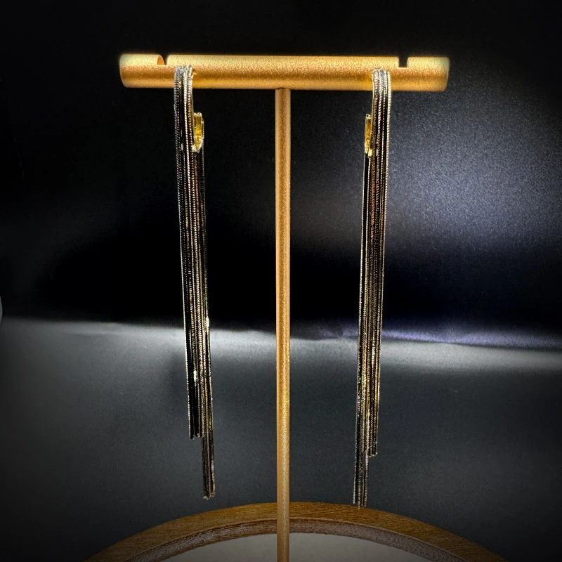 铜合金耳饰 小众设计高级感长款流苏耳环女气质简约秋冬新款耳饰