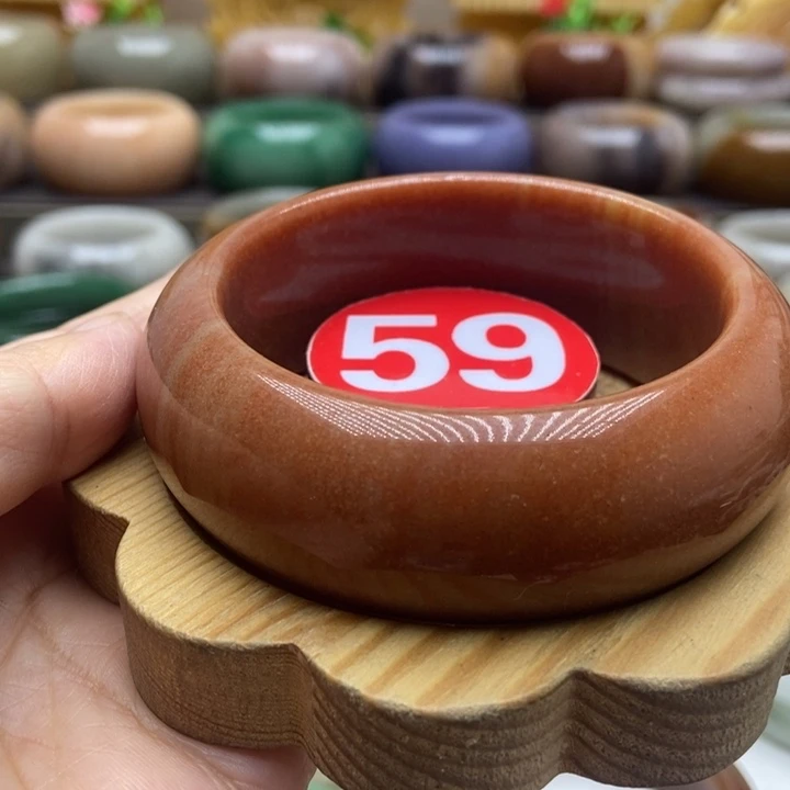 未镶嵌手镯石英质玉