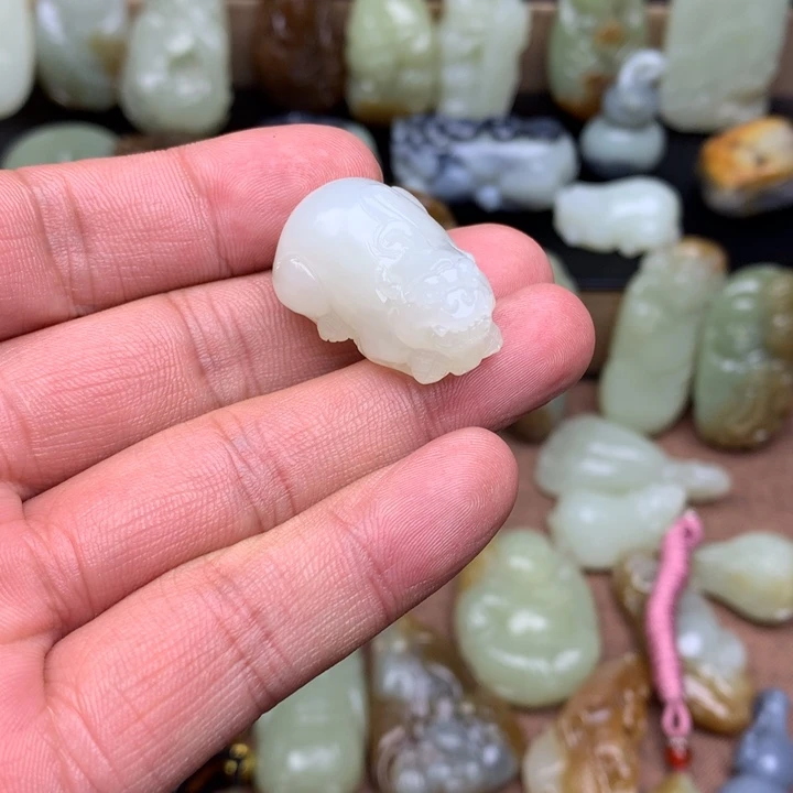 和田玉（糖玉）未镶嵌颈饰