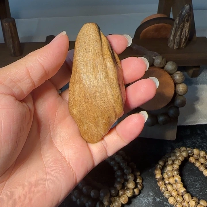 秦***岭沉香碎屑沉香芽庄黄油格95沉