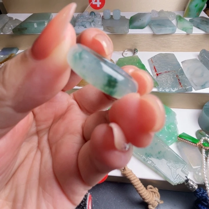 颈饰未镶嵌翡翠天然翡翠