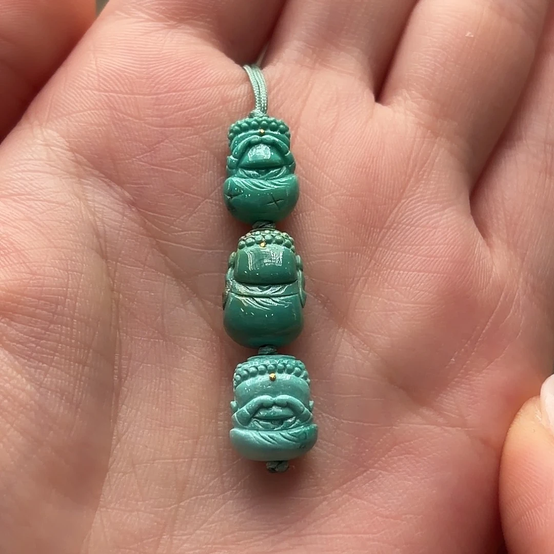 绿松石未镶嵌颈饰