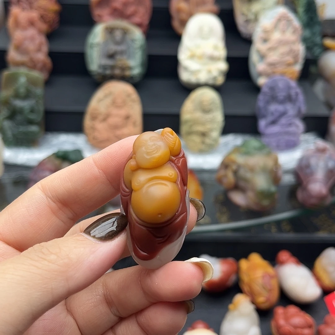 颈饰未镶嵌石英质玉