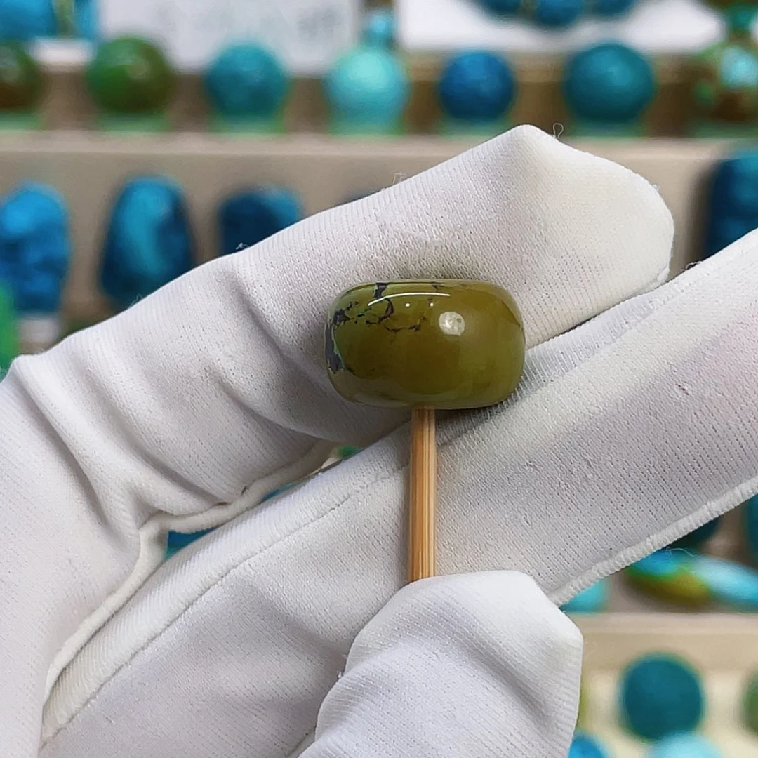 绿松石未镶嵌颈饰