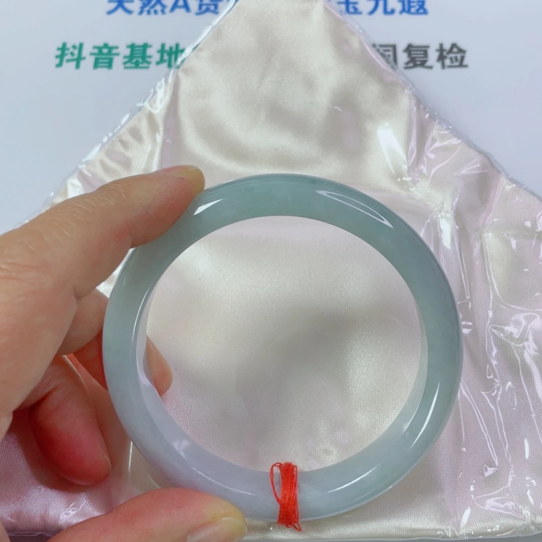 翡翠未镶嵌手镯天然翡翠手镯62。